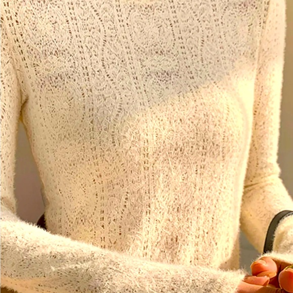 NWT Floral Hollow Knit Crew Nexk Long Sleeve top - XL - Cream - Picture 2 of 8
